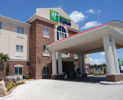 Holiday Inn Express Kenedy